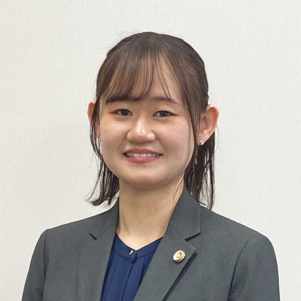 弁護士 中川 真歩
